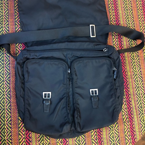 SOLD ✅Authentic PRADA Nylon Vela Messenger Bag - Picture 4 of 12